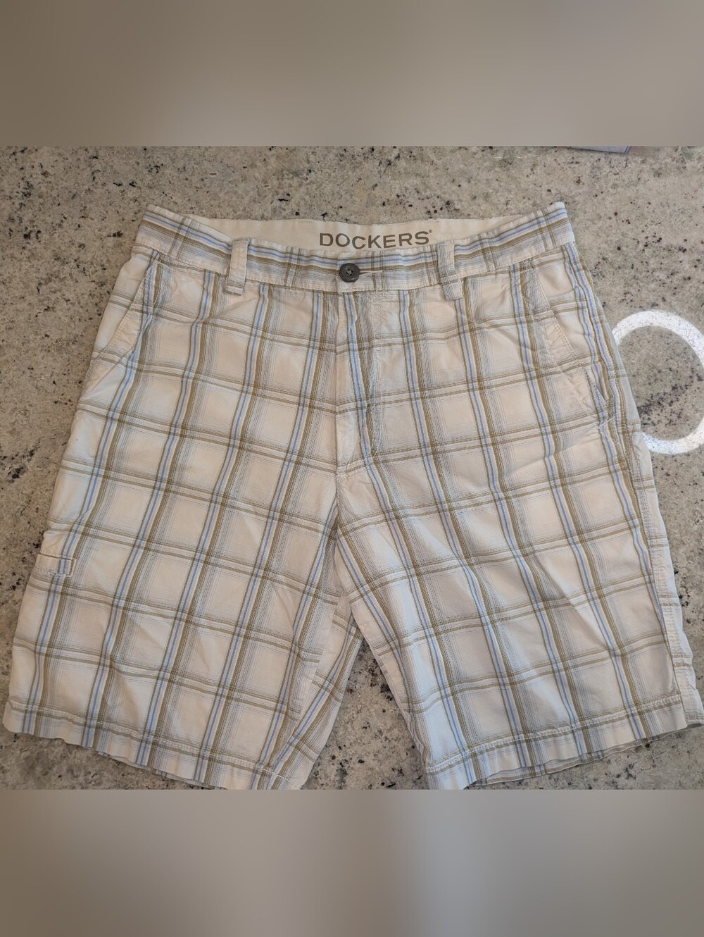Dockers Men's Plaid Cargo Shorts Size 32 Beige Blue Cotton Flat Front Casual